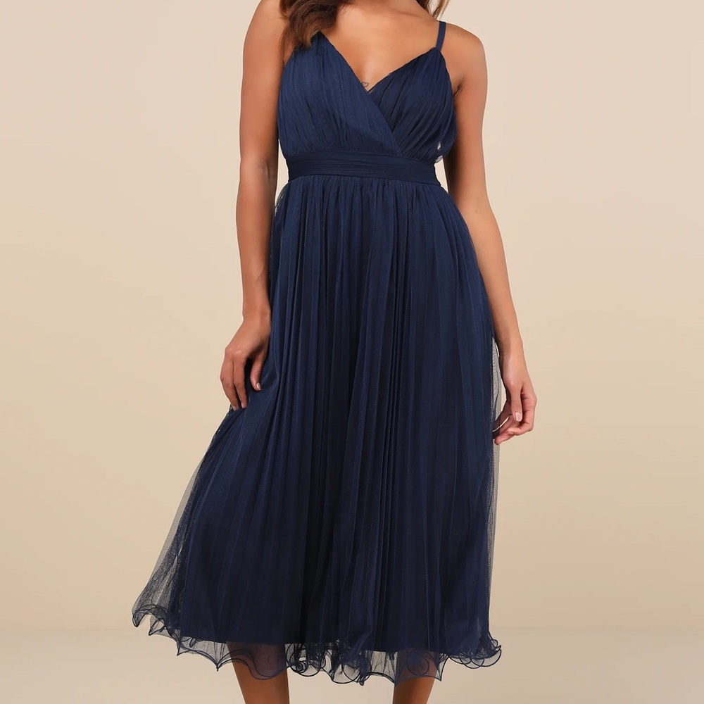 Lulu's Midnight Blue Pleated Midi Dress